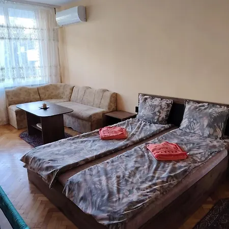 за гости меркурий Apartamento Veliko Tárnovo
