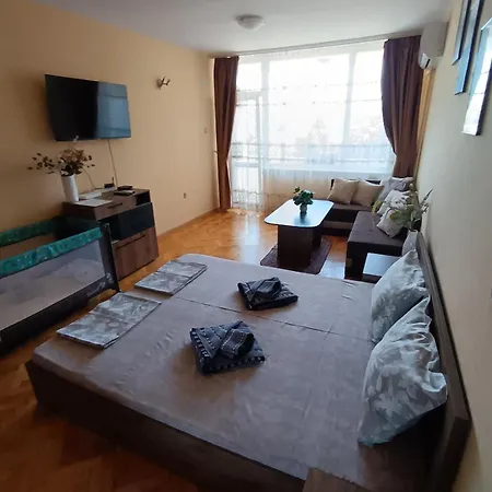 за гости меркурий Appartement Veliko Tarnovo
